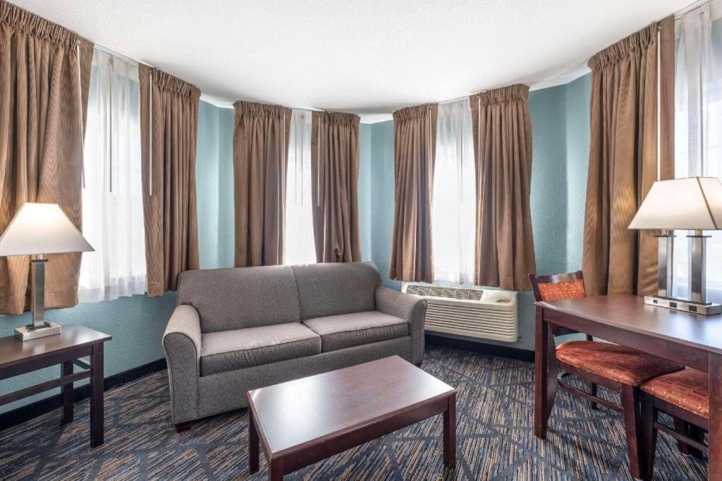 Quality Inn & Suites Arbor Eksteriør billede